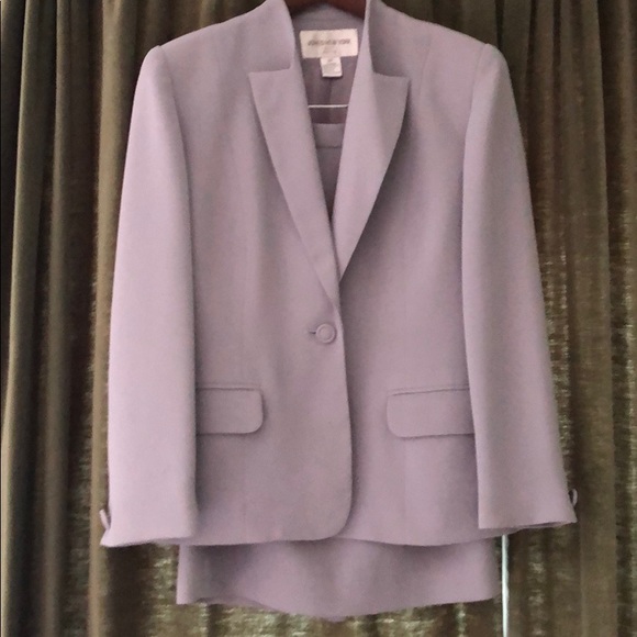 Jones New York Skirt Suit - Picture 1 of 4